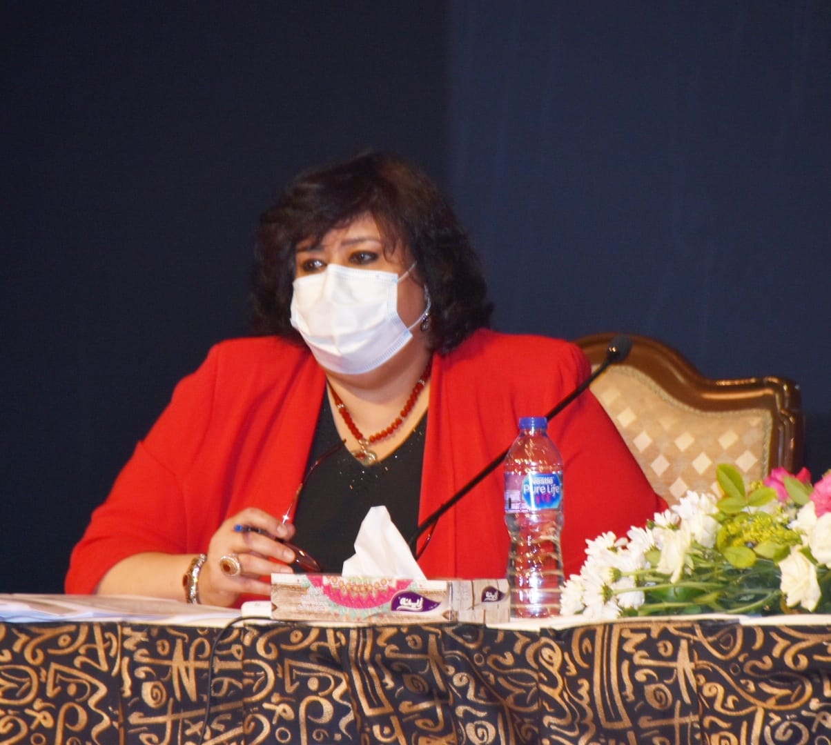 وزيرة الثقافة