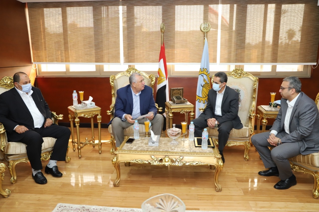وزير الزراعة ومحافظ الغربية