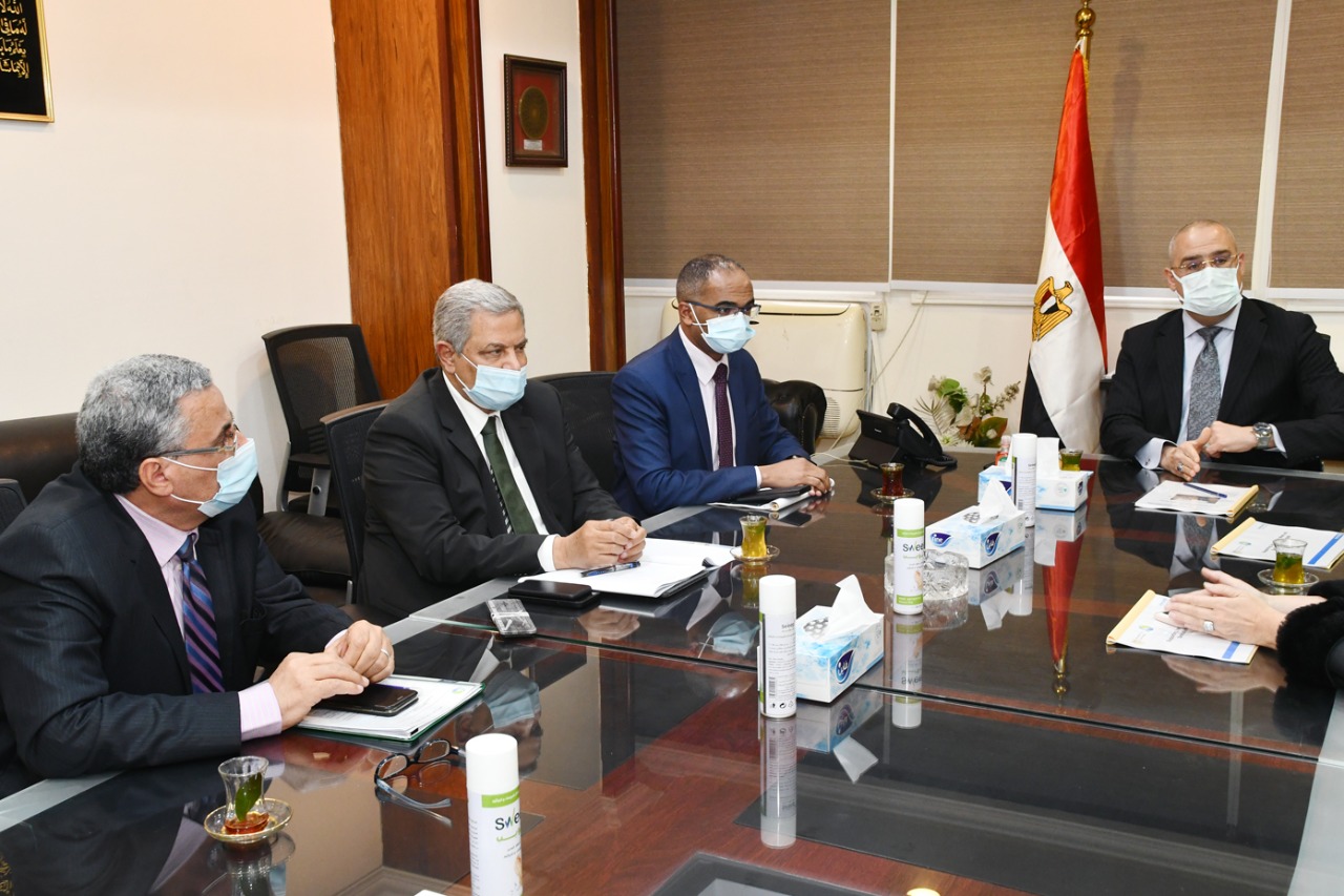 وزير الإسكان