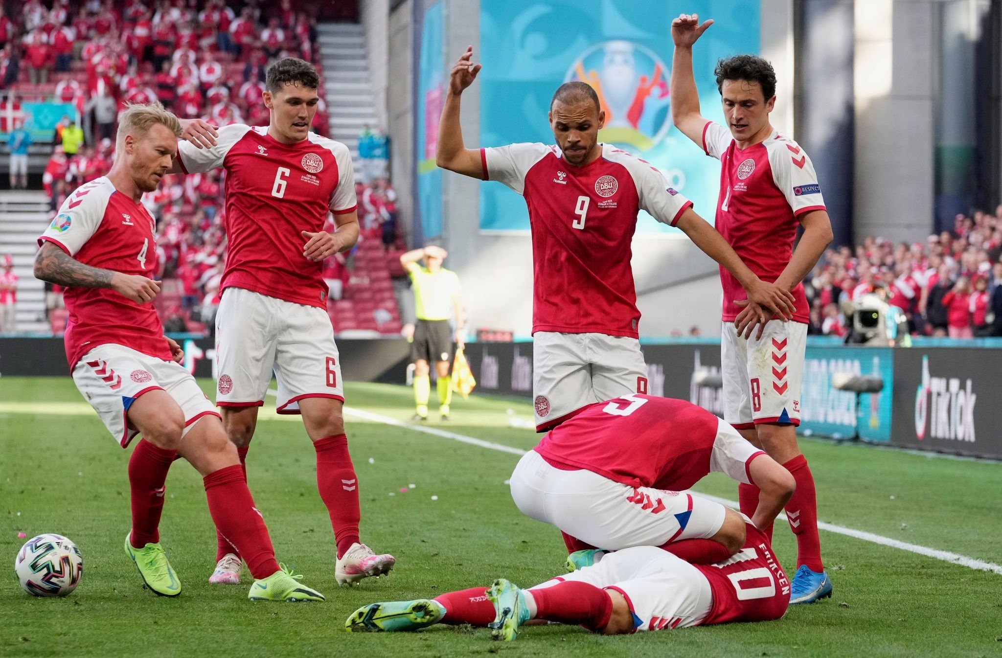 إصابة إريكسن فى مباراة الدنمارك وفنلندا