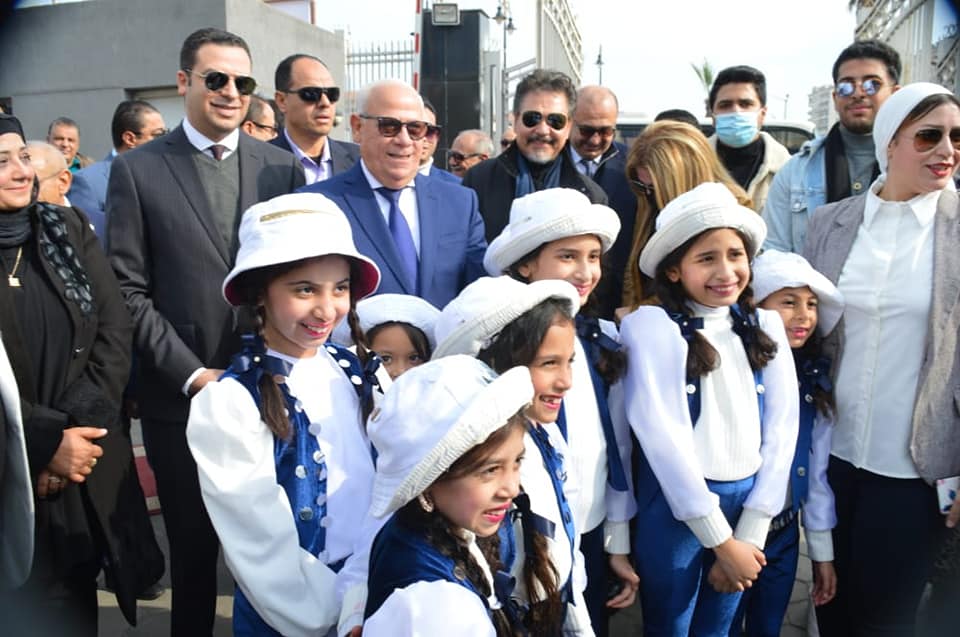 تمثال محمود ياسين