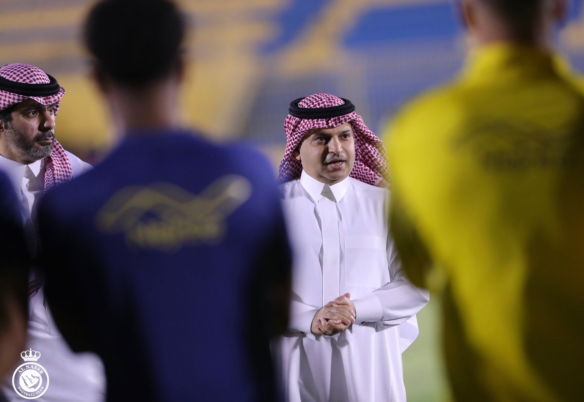 مسلي آل معمر رئيس نادي النصر