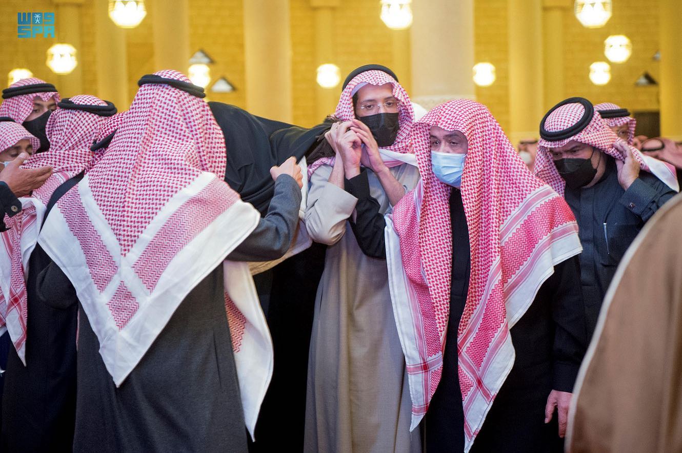 صلاة الجنازة على الأميرة صيته بنت جلوي (3)