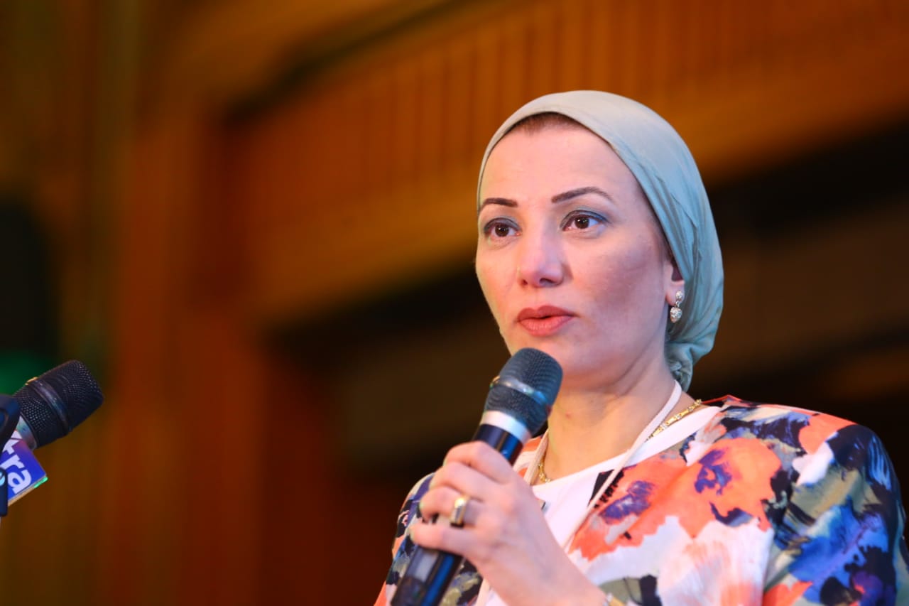 وزيرة البيئة