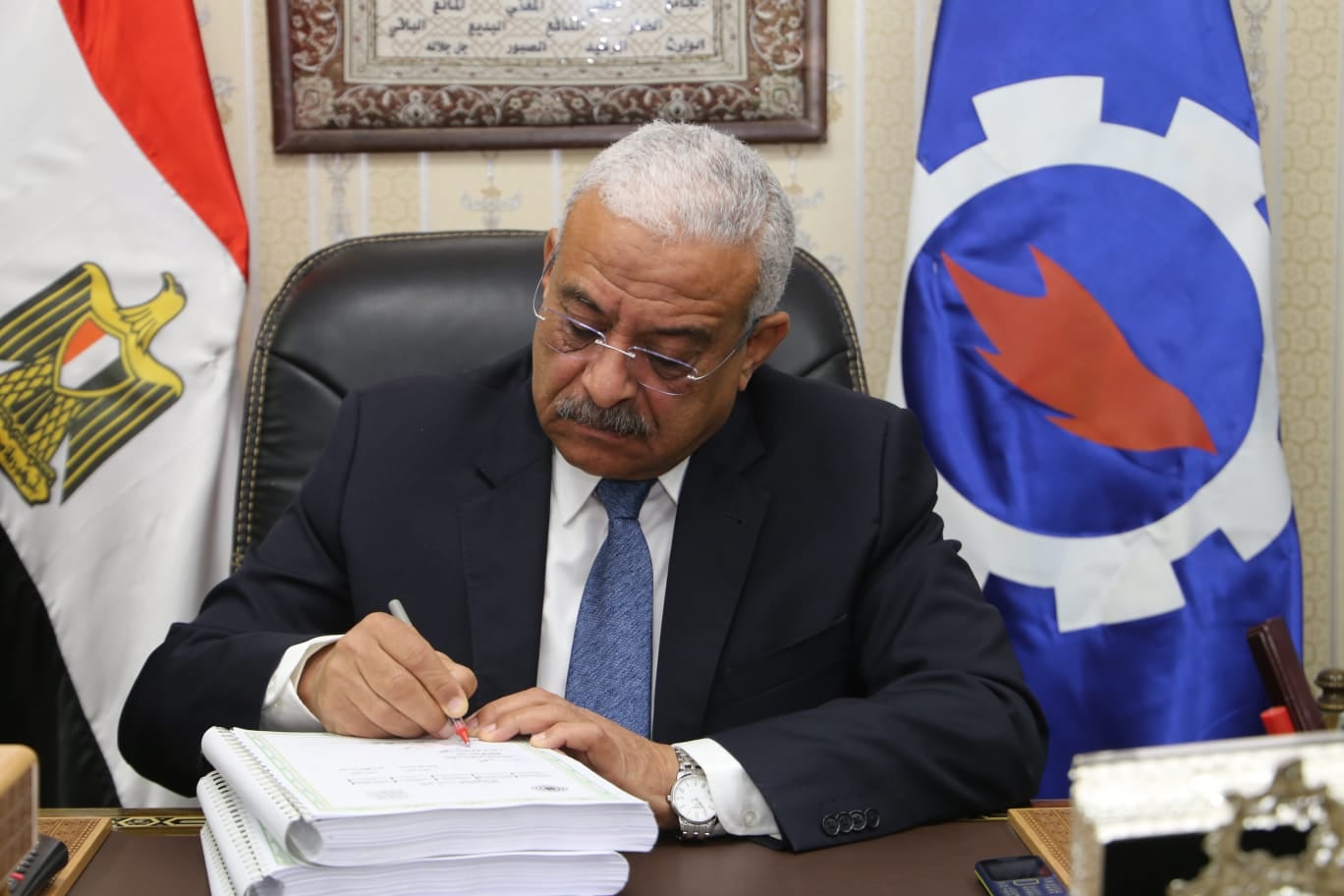 محافظ السويس يعتمد نتيجة الشهادة الإعدادية