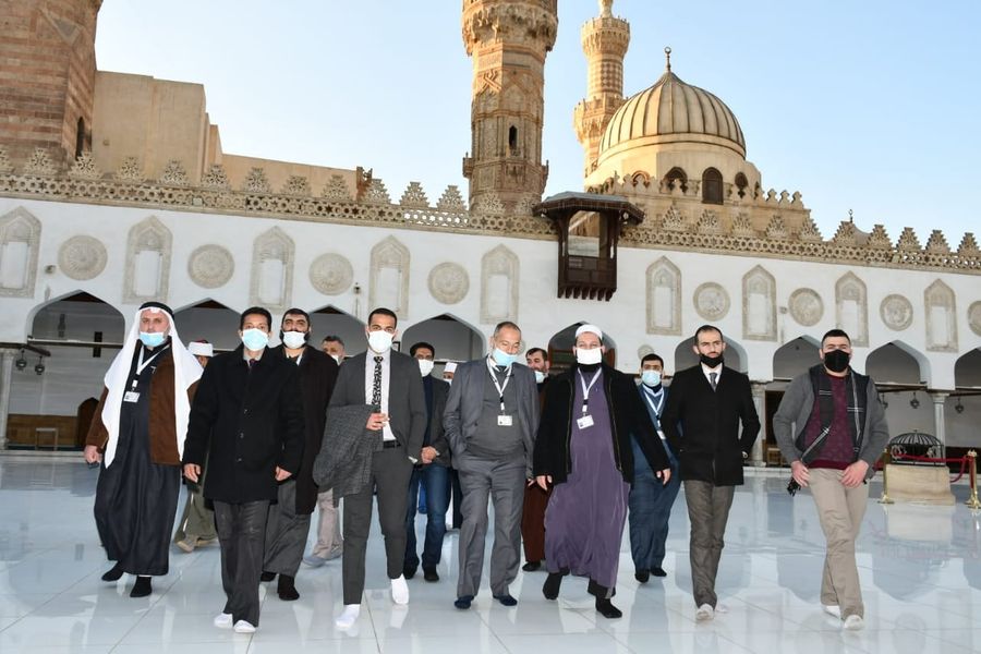 جولة للأئمة الفلسطينيين بالجامع الأزهر ومسجد الحسين.. صور