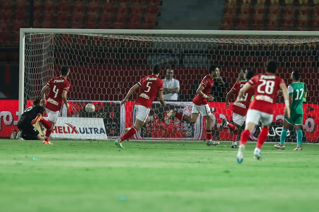 مباراة الأهلي وايسترن كومباني
