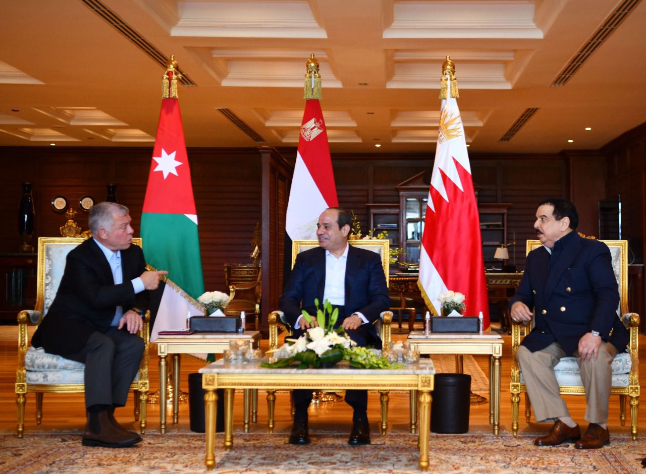 الرئيس السيسي وملك الأردن والعاهل البحريني