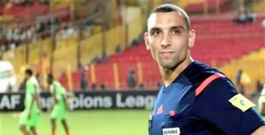 محمود بسيوني حكمًا لمباراة المقاولون العرب والأهلي بالدوري المصري