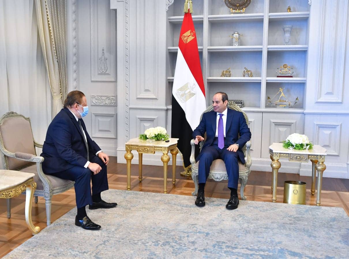 الرئيس السيسي يلتقي بحسن عبد الله القائم بأعمال محافظ البنك المركزي