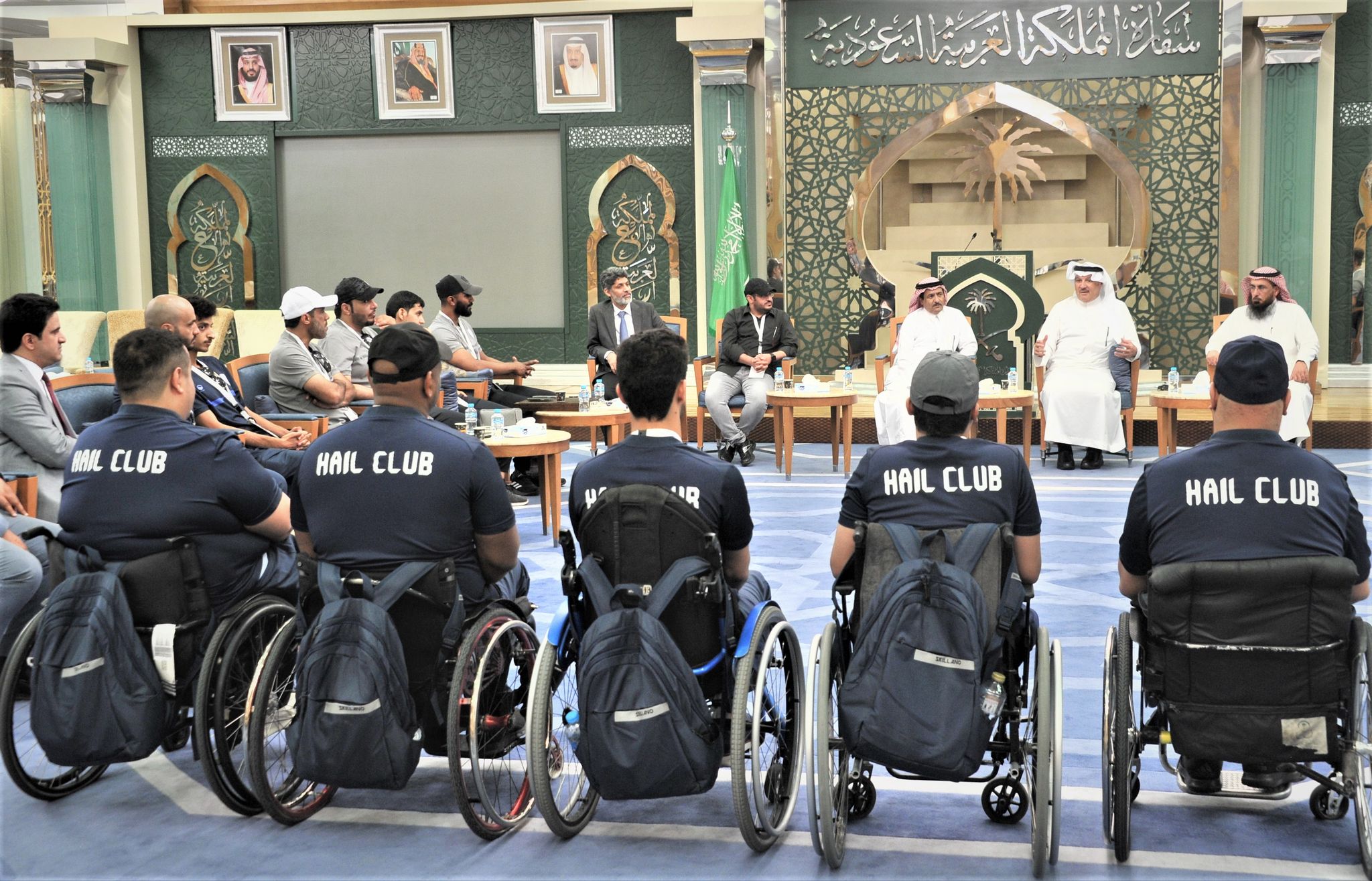 السفير السعودي يستقبل بالقاهرة بعثة نادي ذوي الإعاقة بحائل