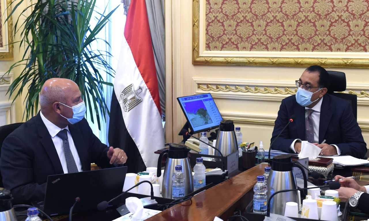 رئيس الوزراء مع وزير النقل