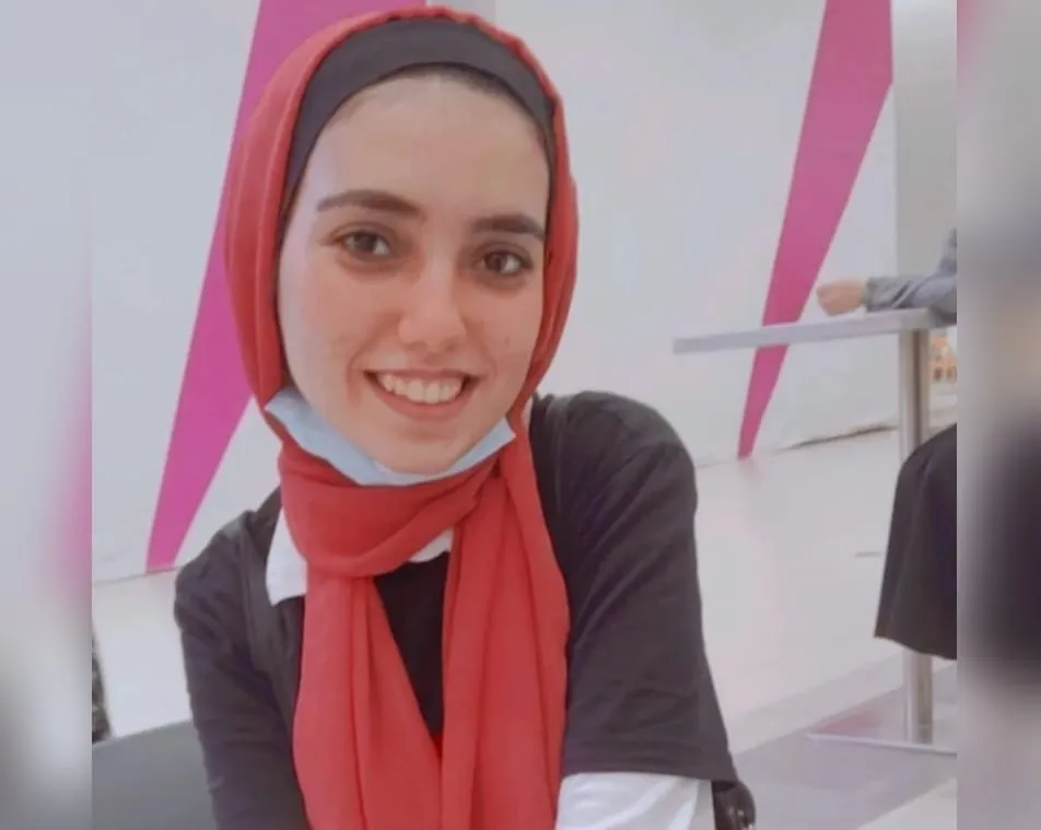 الطالبة إسراء عبد النبى