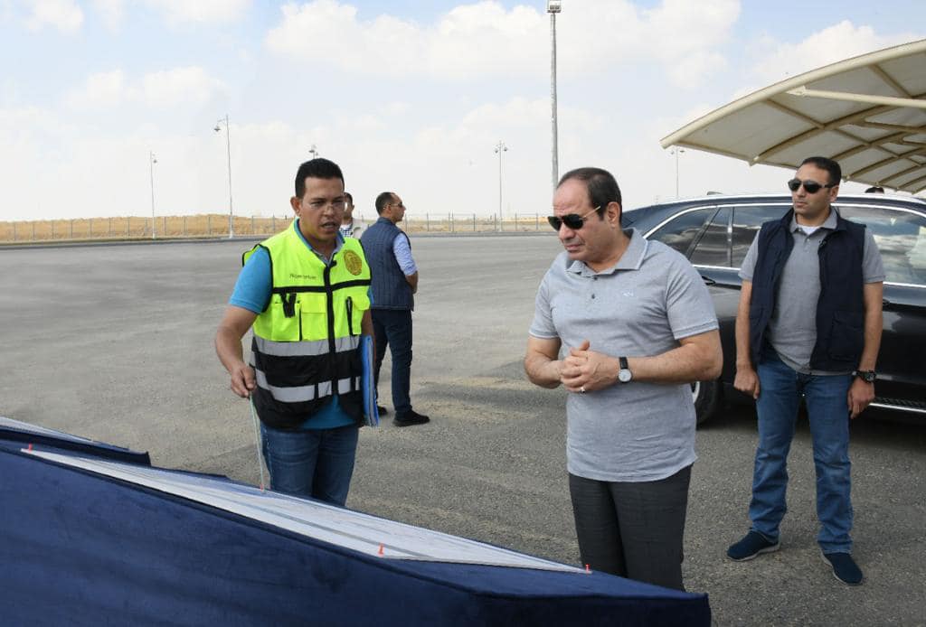 الرئيس السيسي خلال جولته التفقدية