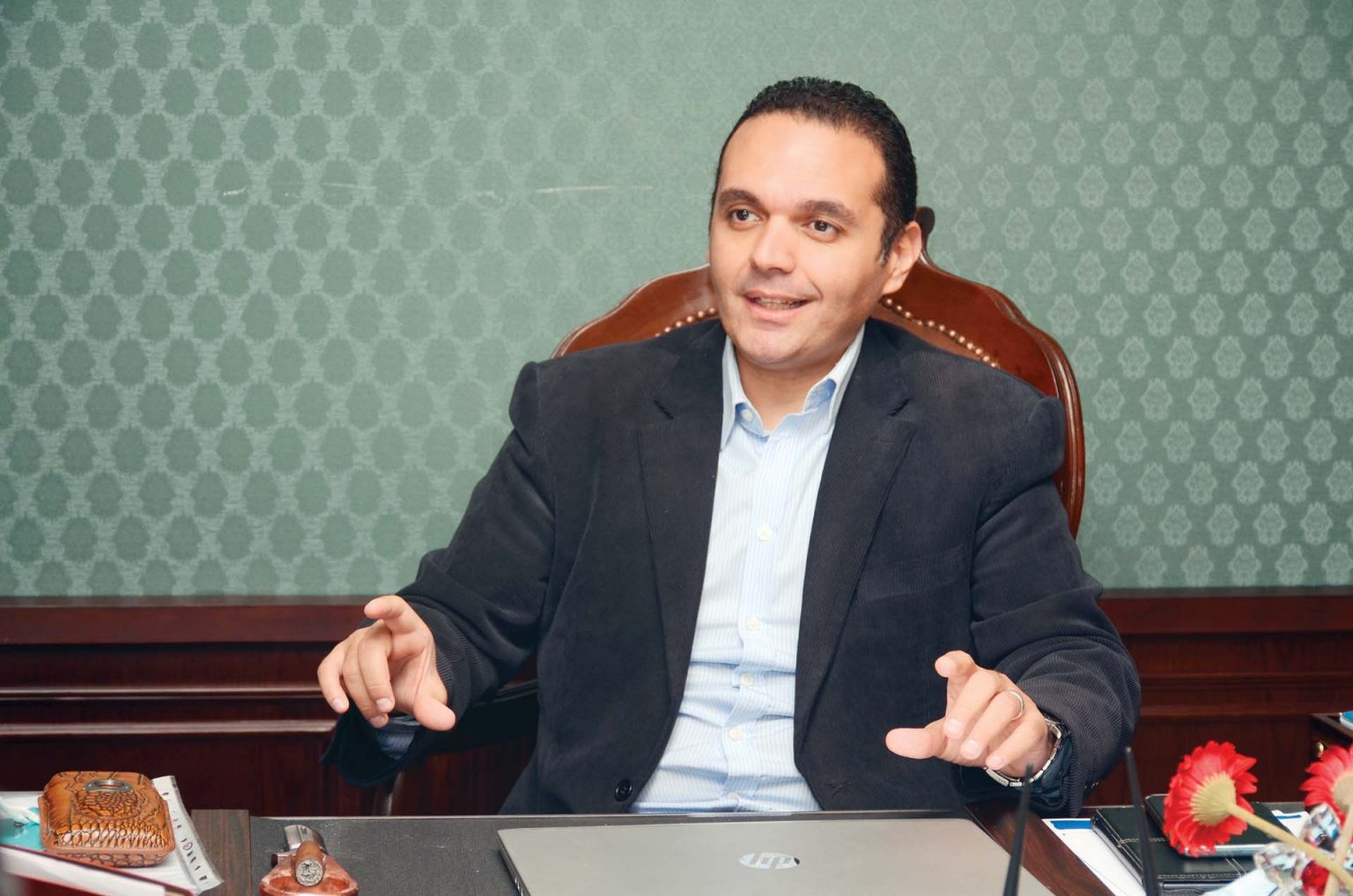 مدحت نافع