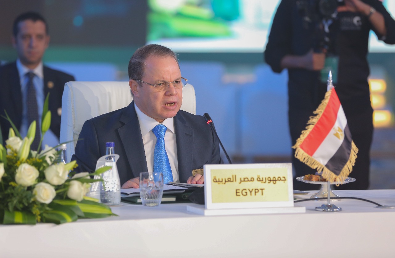النائب العام خلال إلقاء كلمته
