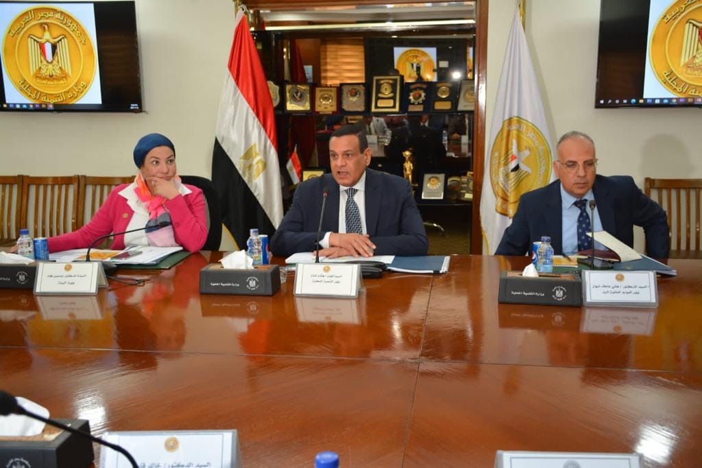 اجتماع وزاري حول تطهير الترع