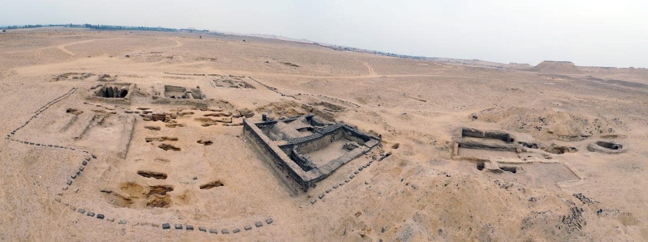 اكتشاف مبنى جنائزي ونماذج من البورتريهات بموقع جرزا الأثري بالفيوم