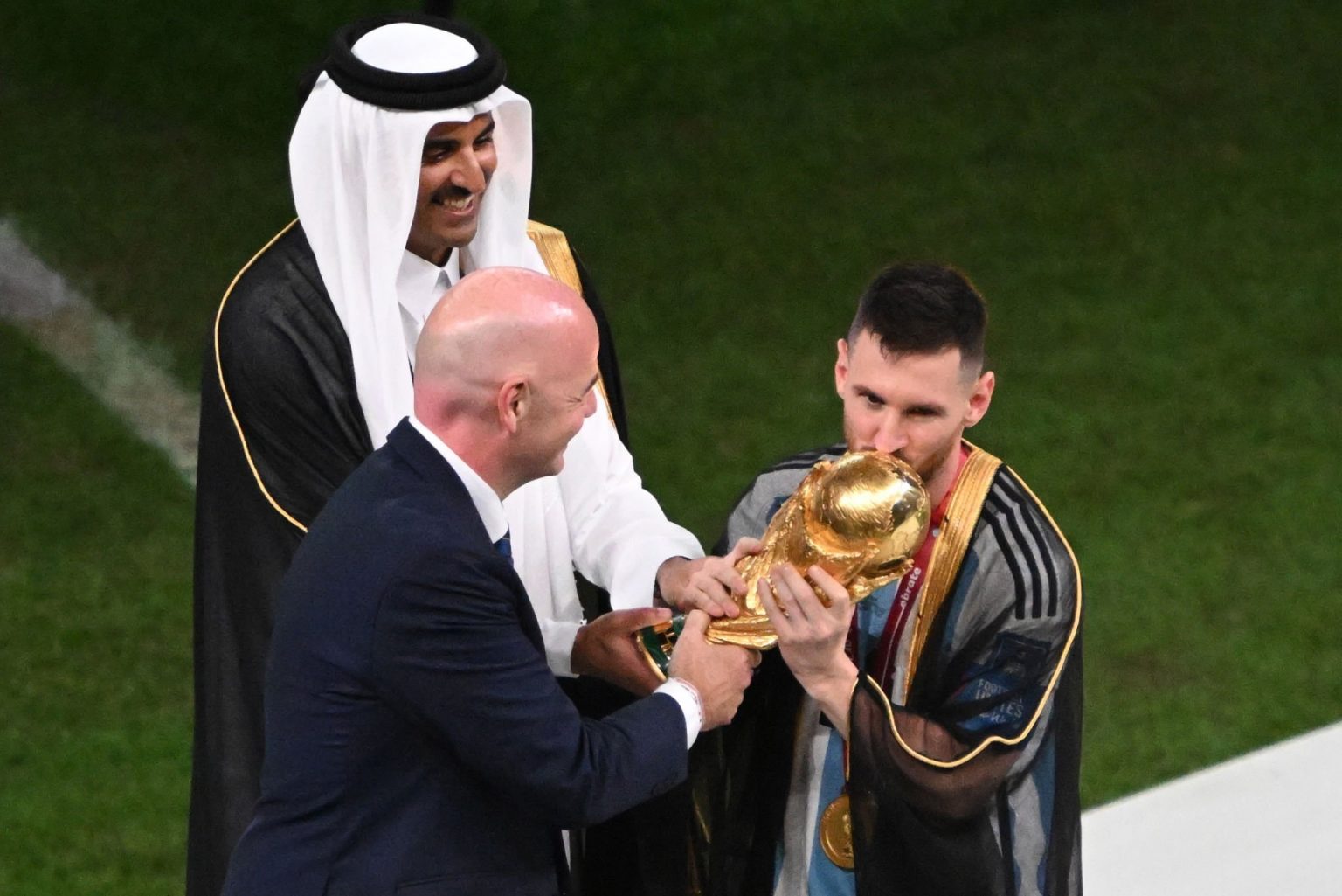 أمير قطر وميسي