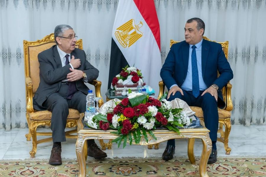 وزيـر الدولة للإنتاج الحربي ووزير الكهرباء