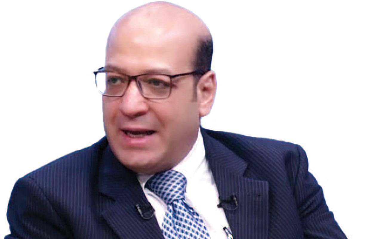 مصطفى بدرة الخبير الاقتصادي