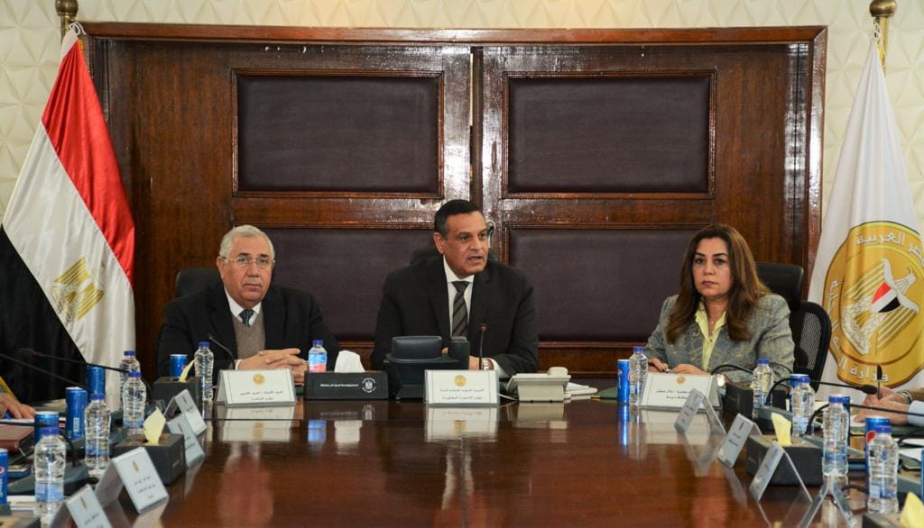 وزيرا التنمية المحلية والزراعة ومحافظ دمياط في اجتماع مشترك