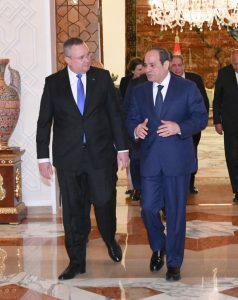 الرئيس السيسي يعرب عن تطلعه لتعزيز التعاون الثنائي بين مصر ورومانيا