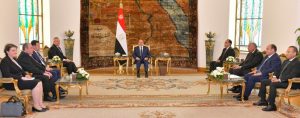 الرئيس السيسي يعرب عن تطلعه لتعزيز التعاون الثنائي بين مصر ورومانيا 