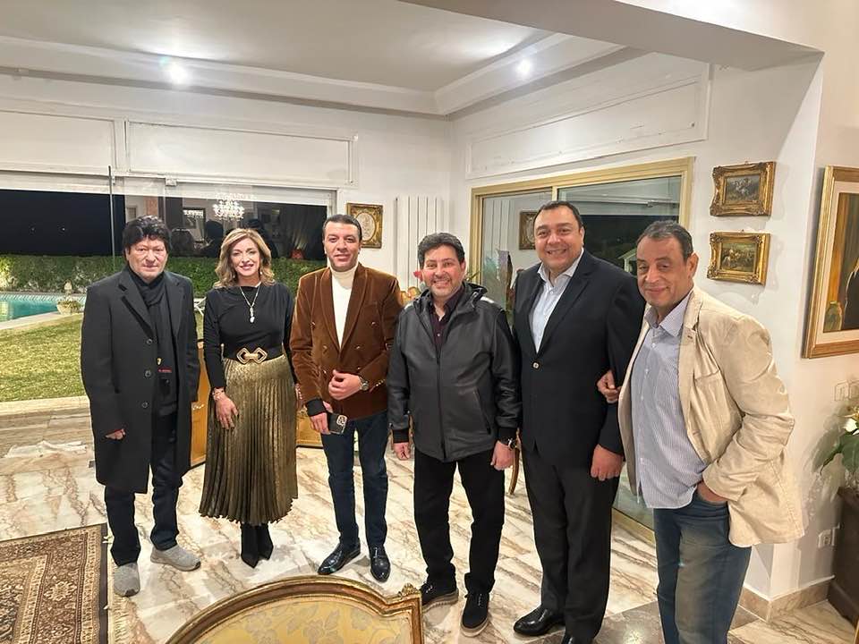 مصطفى كامل وهاني شاكر في منزل سفير مصر بتونس