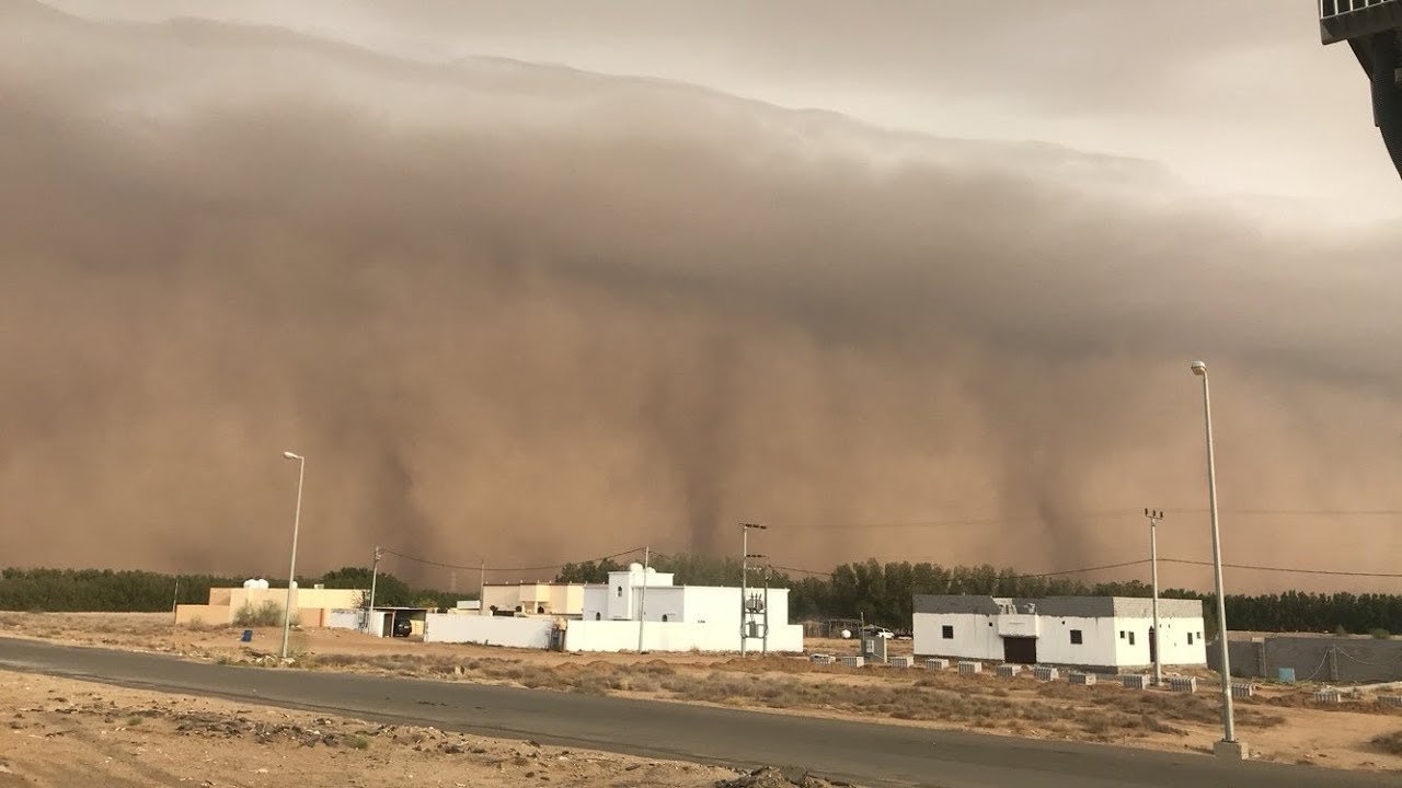 العاصفة الرملية