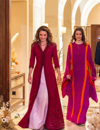 تعليق الملكة رانيا العبد الله على تويتر على حناء الأميرة إيمان