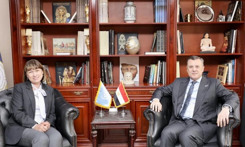 وزير السياحة