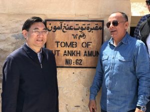 وزير السياحة الصيني يزور عددا من المواقع الأثرية بالأقصر