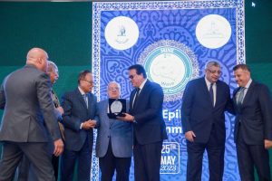 وزير الصحة يُعلن استعداد الوزارة لإنشاء معهد قومي للأبحاث العصبية