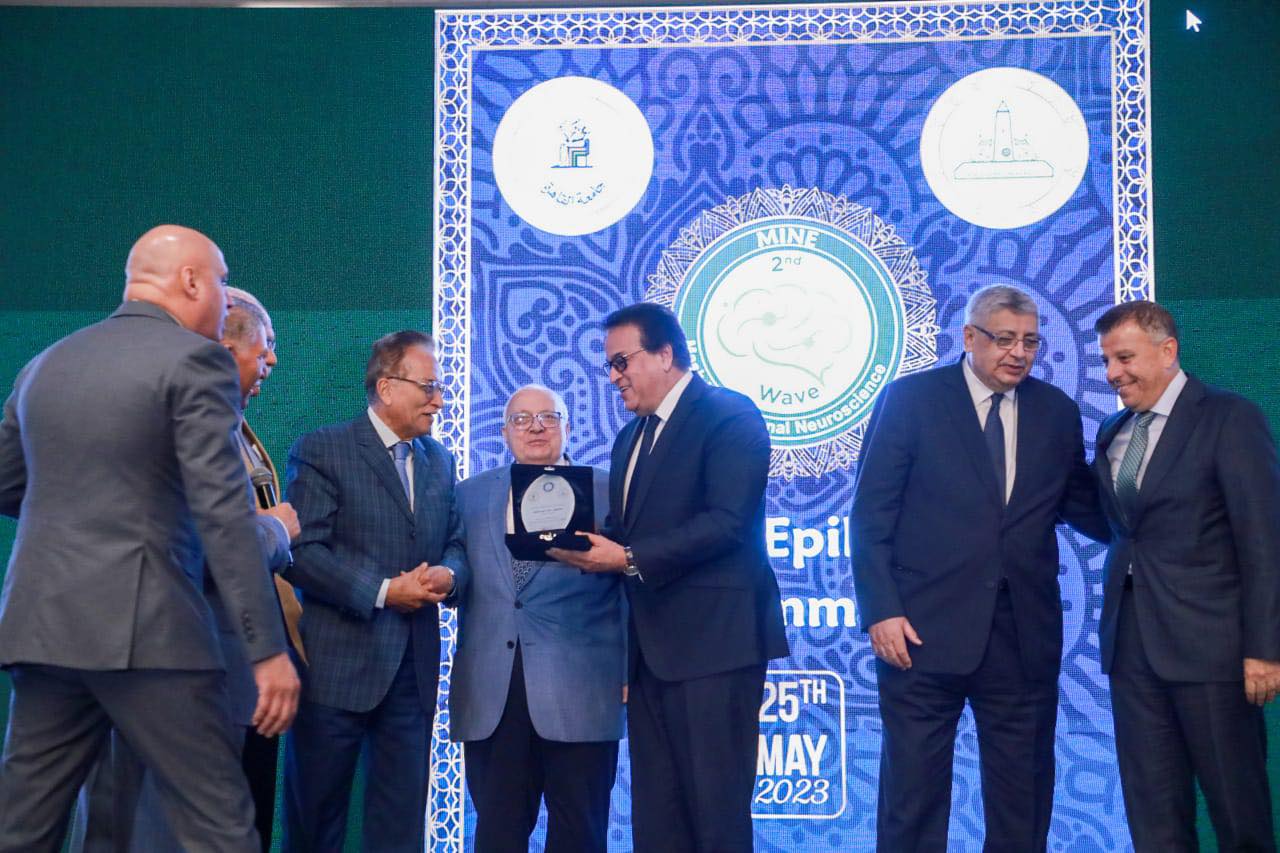 وزير الصحة يُعلن استعداد الوزارة لإنشاء معهد قومي للأبحاث العصبية