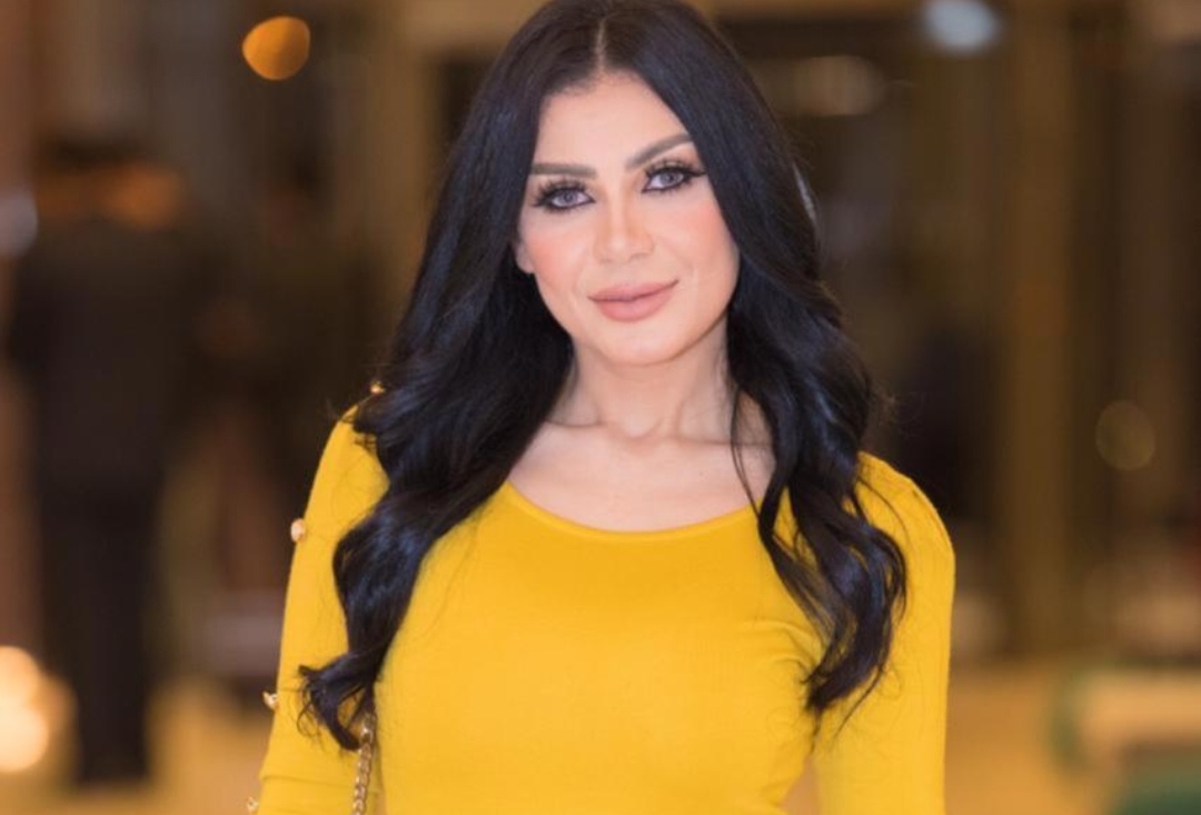 معلومات عن الفنانة منى ممدوح