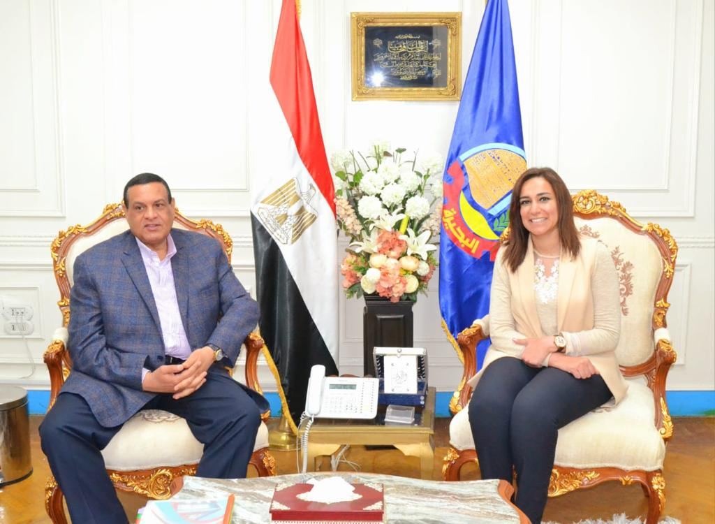 وزير التنمية المحلية خلال لقائه محافظ البحيرة