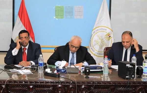وزير التعليم يتابع امتحانات الثانوية العامة من خلال غرفة العمليات المركزية بالوزارة