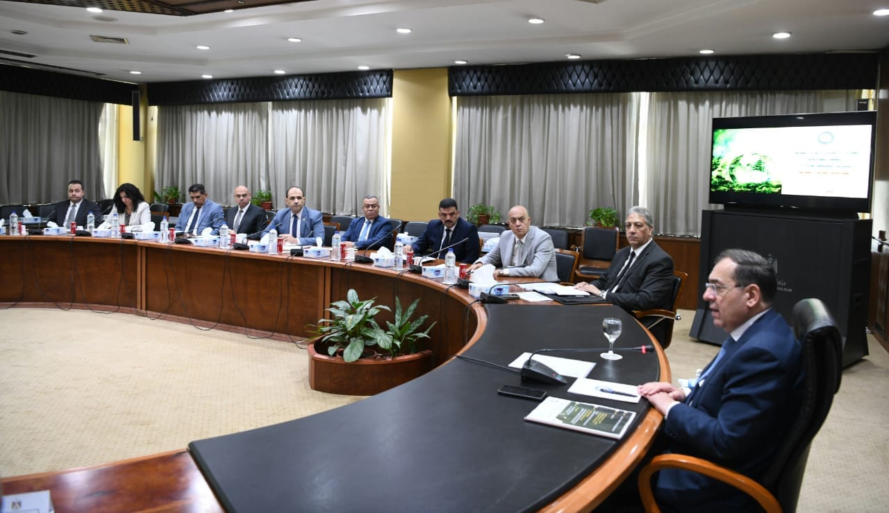 اجتماع اللجنة العليا لتنفيذ استراتيجية قطاع البترول