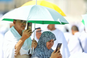 وجوه ناضرة.. ابتسامة ضيوف الرحمن لأداء ركن الحج الأعظم