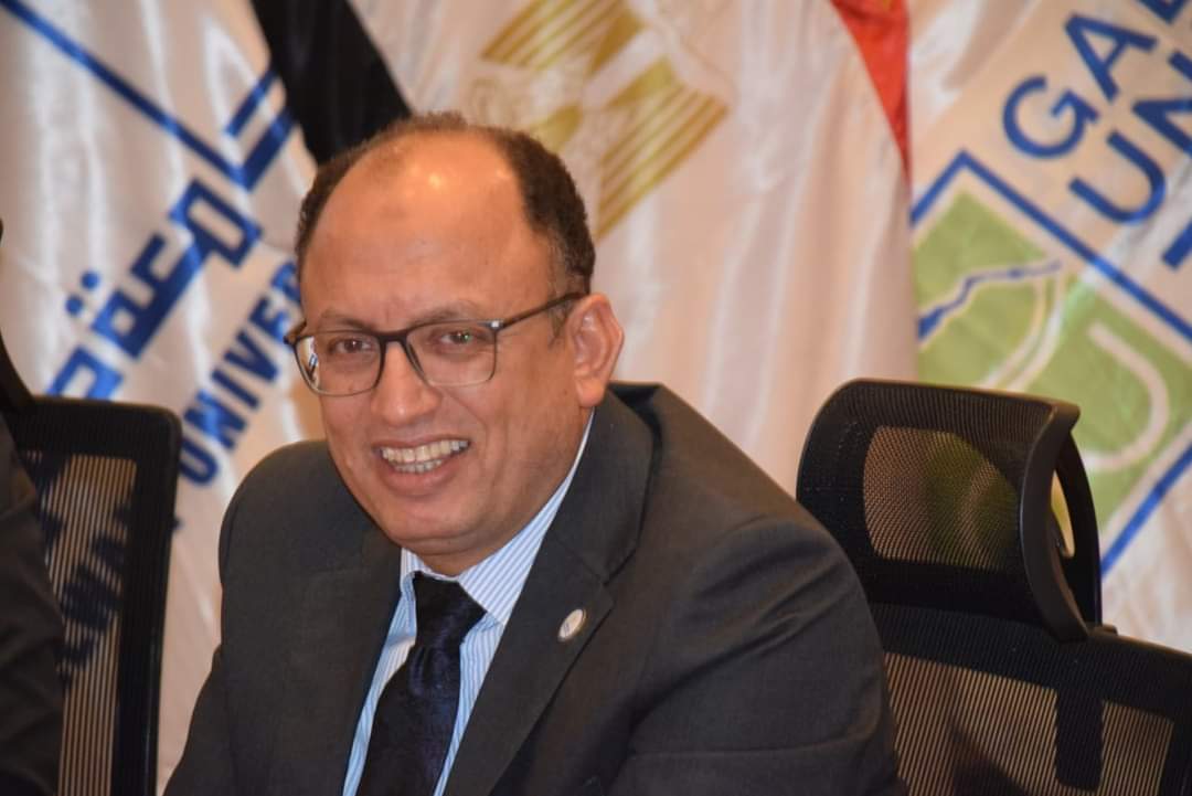 جامعة حلوان تنظم معرضًا خيريًا للملابس بأسعار رمزية