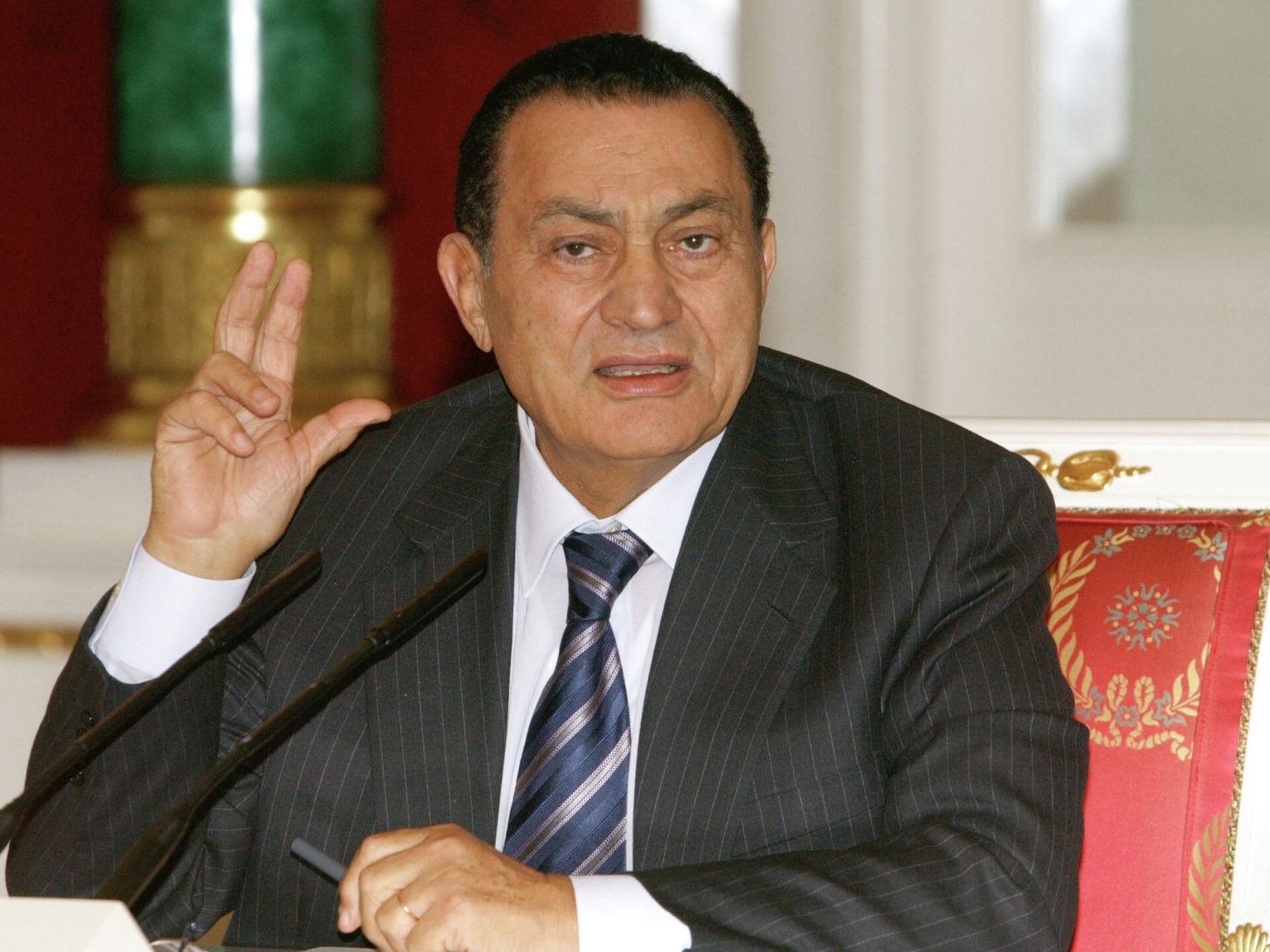الرئيس الأسبق الراحل محمد حسني مبارك