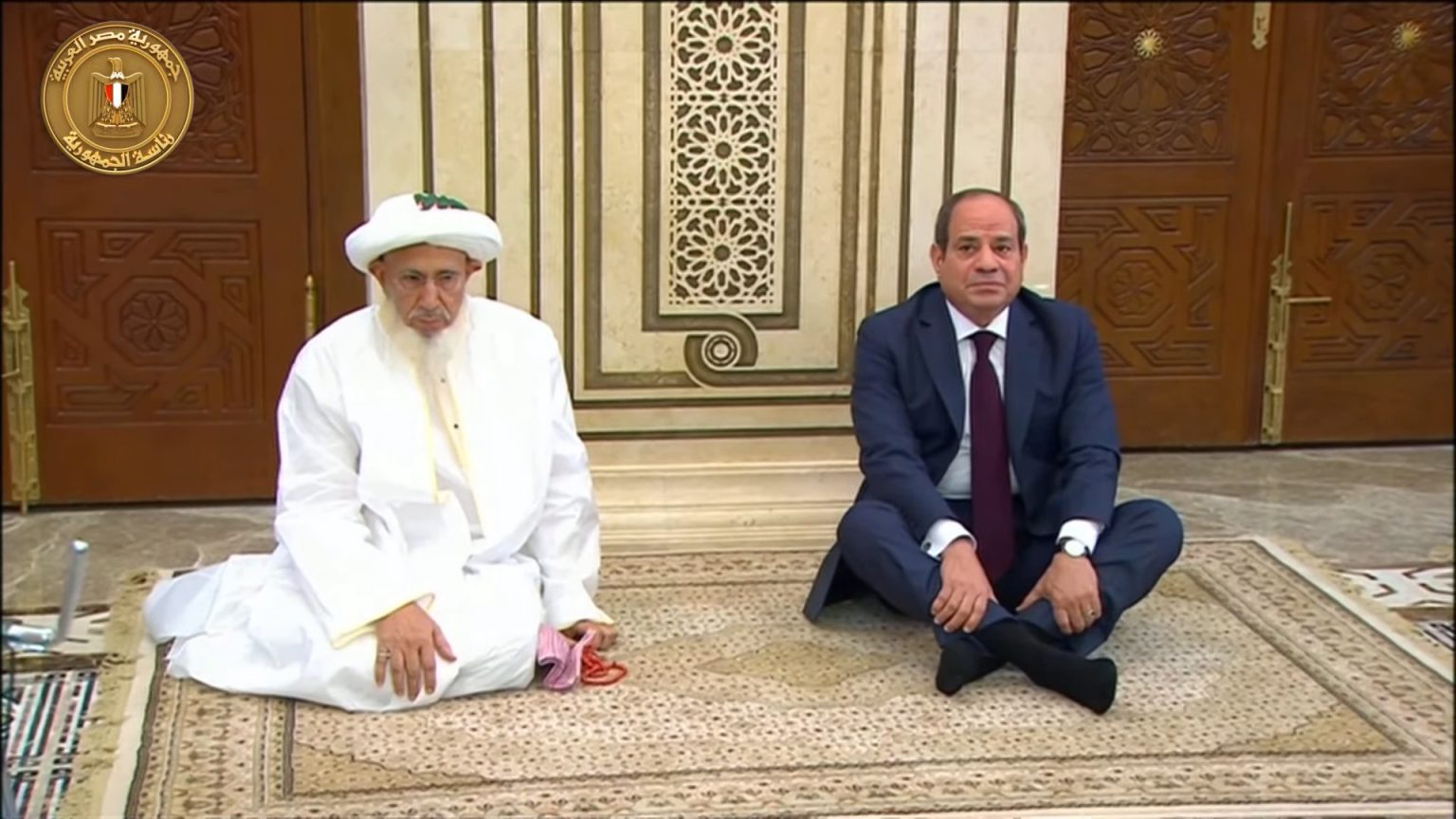 الرئيس السيسي وسلطان البهرة خلال افتتاح مسجد السيدة نفسية