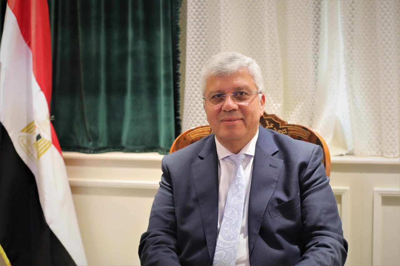 أيمن عاشور
