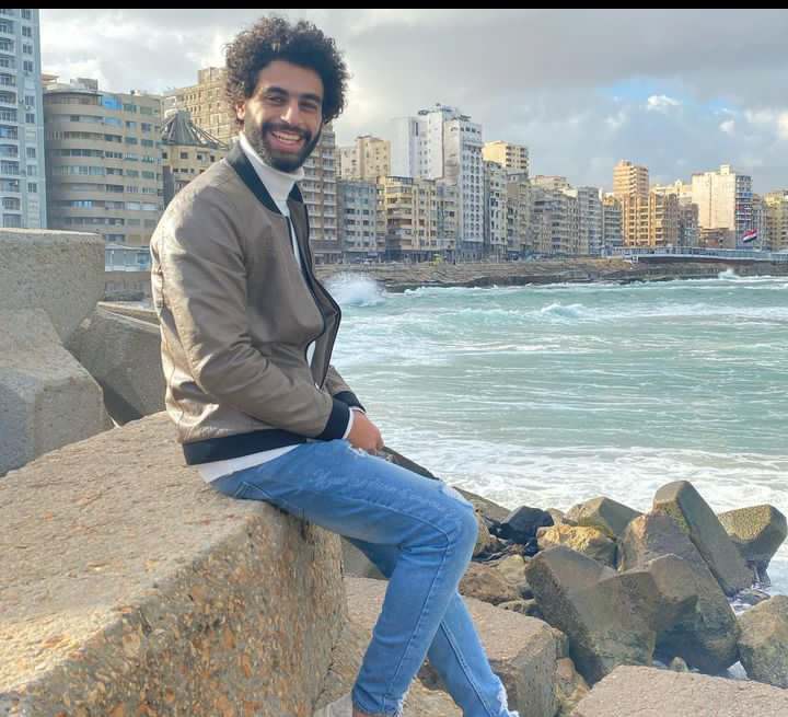 صور صادمة لـ محمود فرفور شبيه محمد صلاح فى الإعلان الجديد