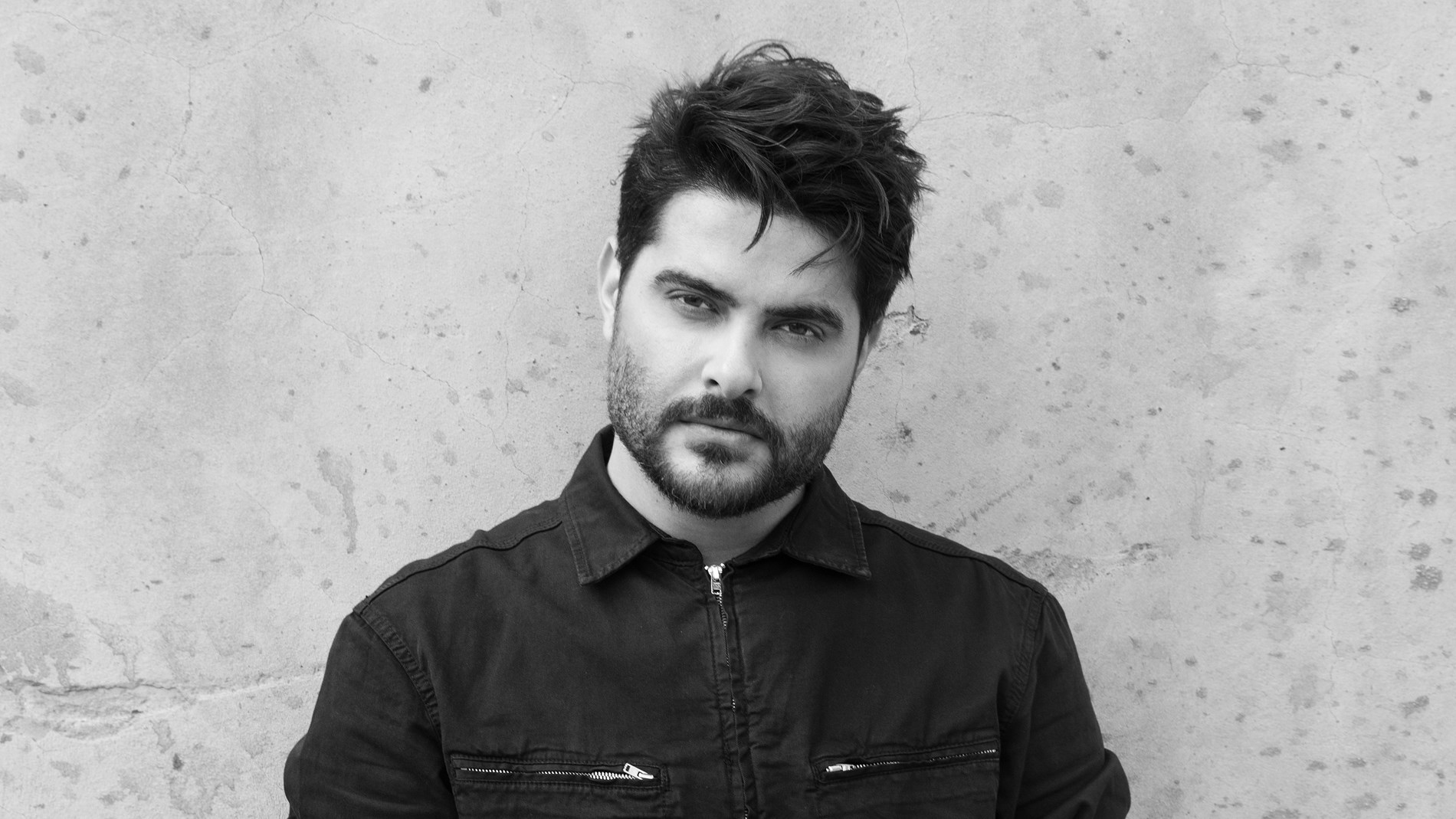 ناصيف زيتون يرزق بمولوده الأول ويطلق عليه اسم إلياس