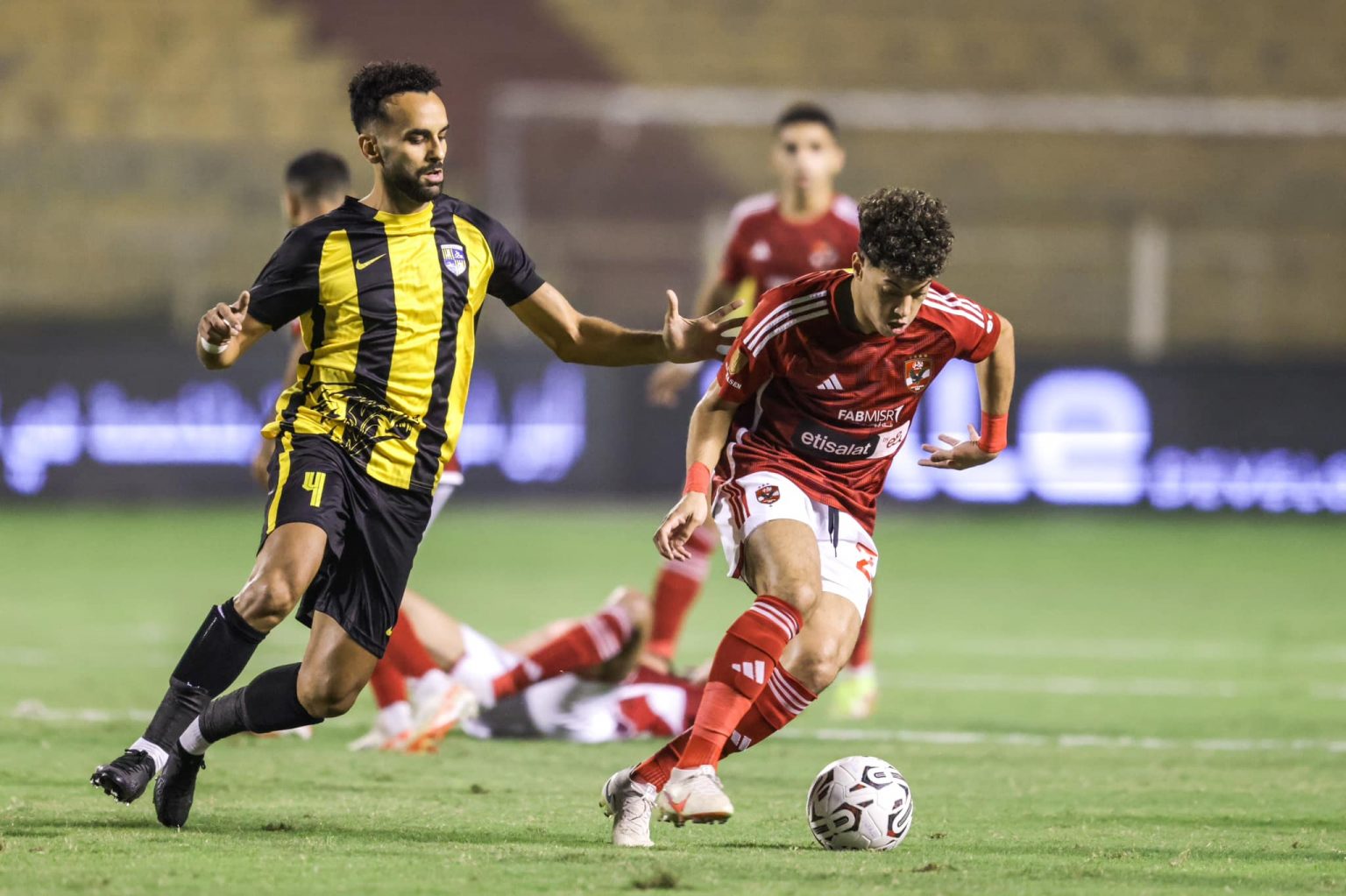الأهلي ضد المقاولون العرب