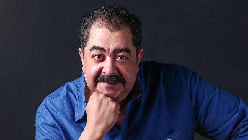 الفنان طارق عبد العزيز