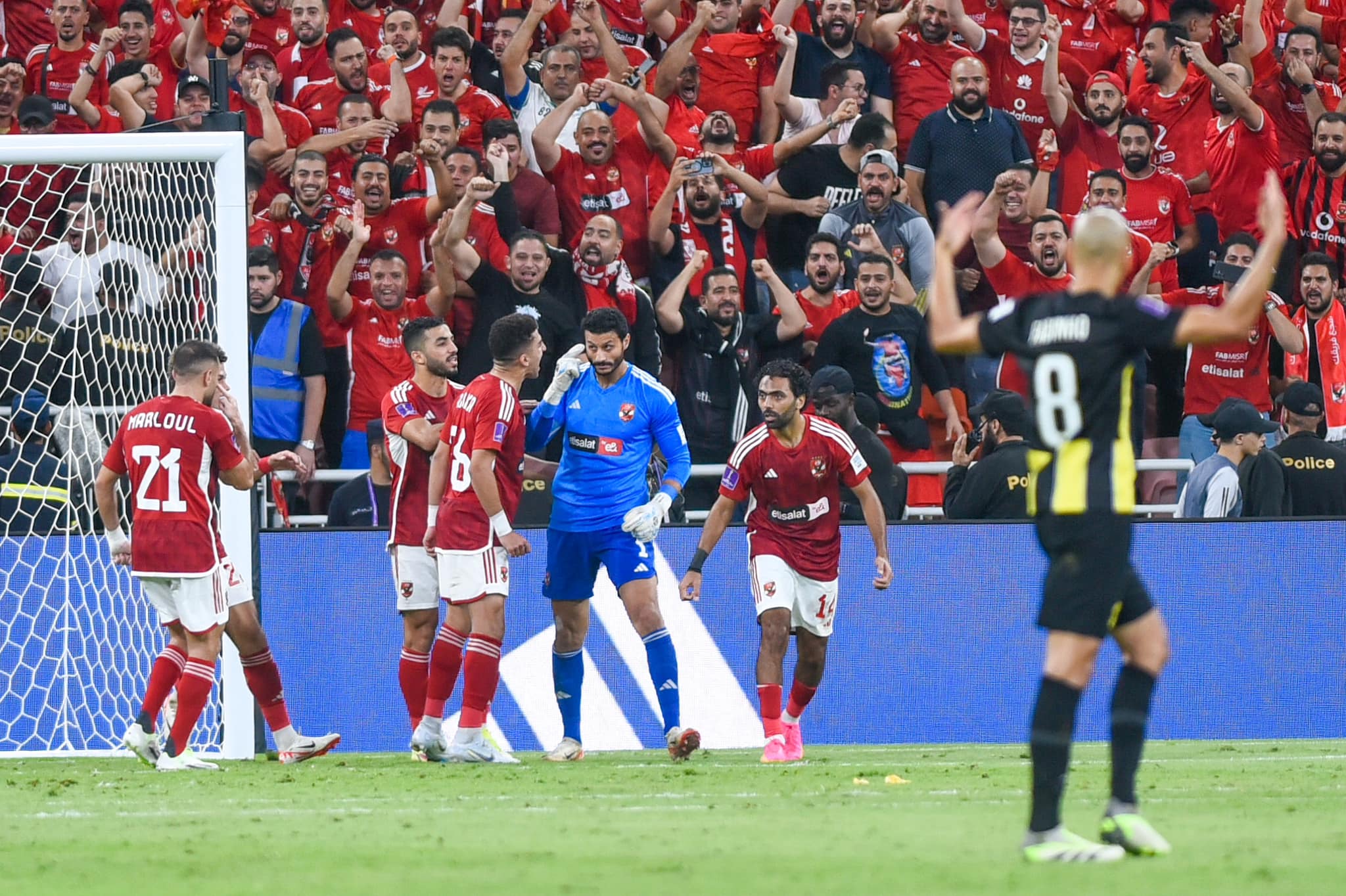 الطعمية فى نص النهائى يابيه.. تعليق مثير من هانى حتحوت بعد فوز الأهلى على الاتحاد