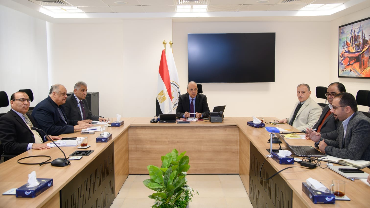 وزير الري خلال الاجتماع